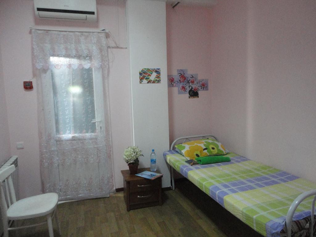 Amigo Hostel Almaty Exterior photo